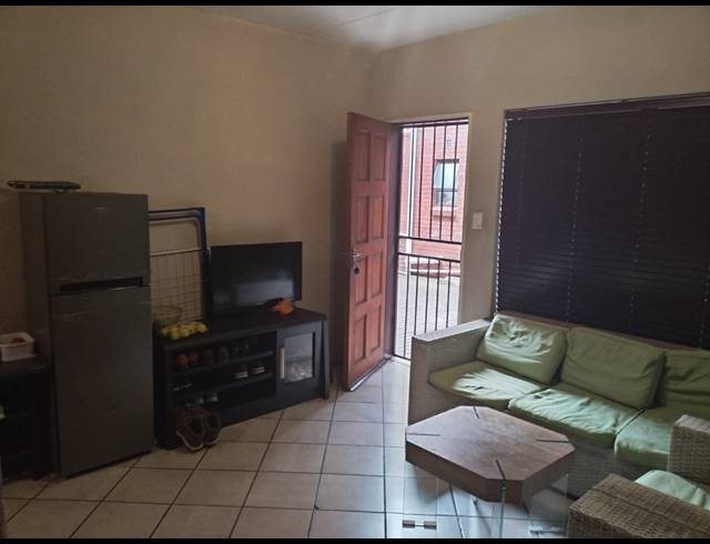 2 BEDROOM TOWNHOUSE FOR SALE IN ALBERTSDAL